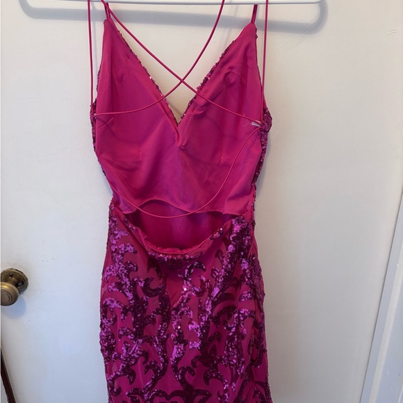 B Darlin Fuchsia Sequin Fabric - Picture 3 of 7